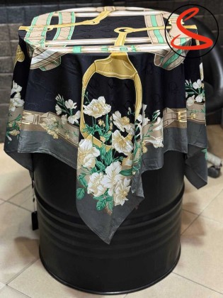 روسری ابریشم ژاکارد وارداتی مشکی طلایی کد C25263