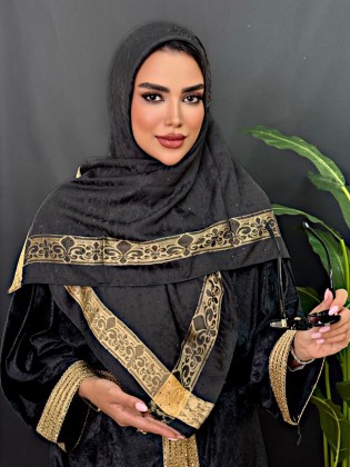 روسری مشکی حاشیه طلایی با نگین بارانی طرح 4 کد C24339